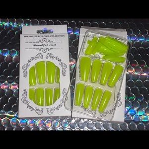 💚Lime Green Press On Nails 💚